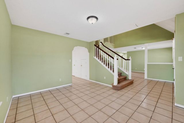 1512 Los Arboles Avenue NW, Albuquerque, NM 87107