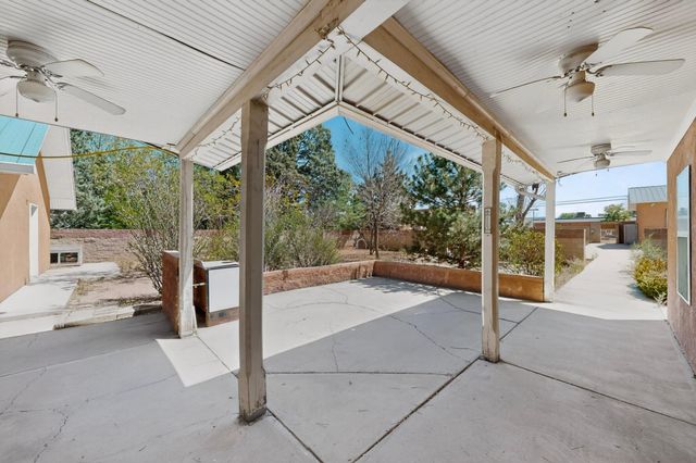1512 Los Arboles Avenue NW, Albuquerque, NM 87107