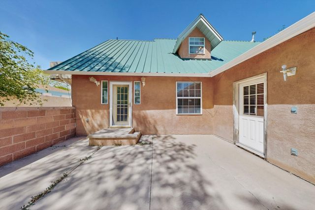 1512 Los Arboles Avenue NW, Albuquerque, NM 87107