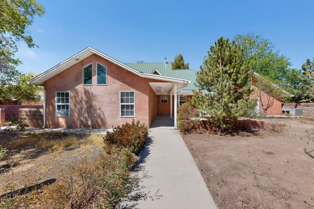1512 Los Arboles Avenue NW, Albuquerque, NM 87107