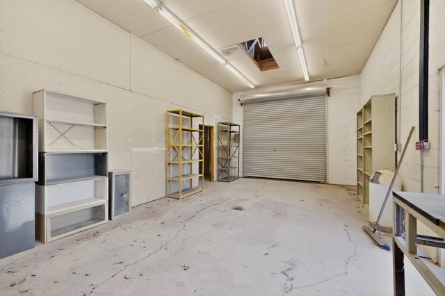 1512 Los Arboles Avenue NW, Albuquerque, NM 87107