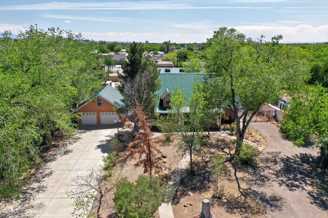 1512 Los Arboles Avenue NW, Albuquerque, NM 87107