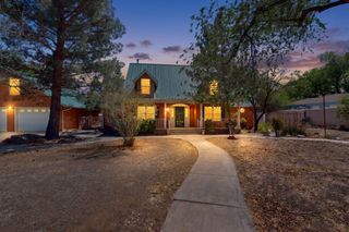 1512 Los Arboles Avenue NW, Albuquerque, NM 87107
