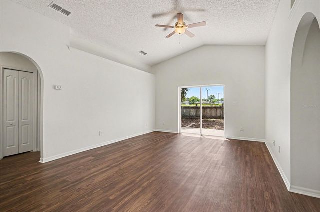 700 KENMOORE COURT, Eustis, FL 32726