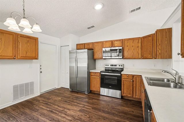 700 KENMOORE COURT, Eustis, FL 32726