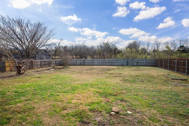 407 Autry Boulevard, Gunter, TX 75058