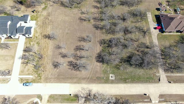 9108 Fossil Ridge Drive, Grand Prairie, TX 75104