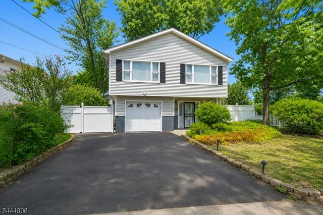 18 E 37Th St, Paterson City, NJ 07514
