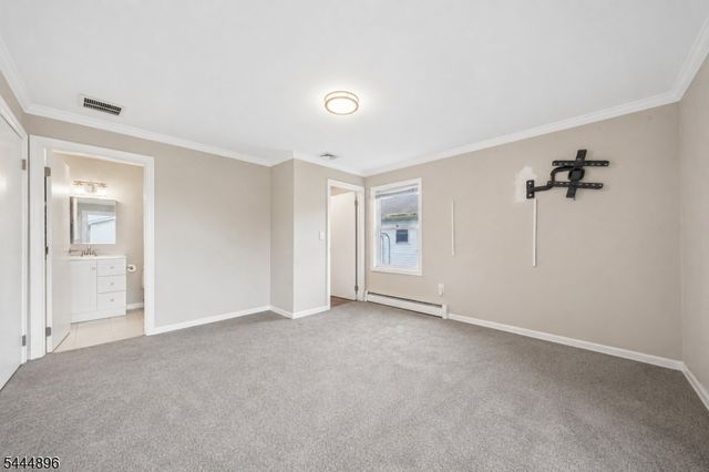 18 E 37Th St, Paterson City, NJ 07514