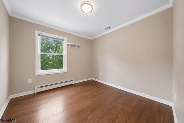 18 E 37Th St, Paterson City, NJ 07514