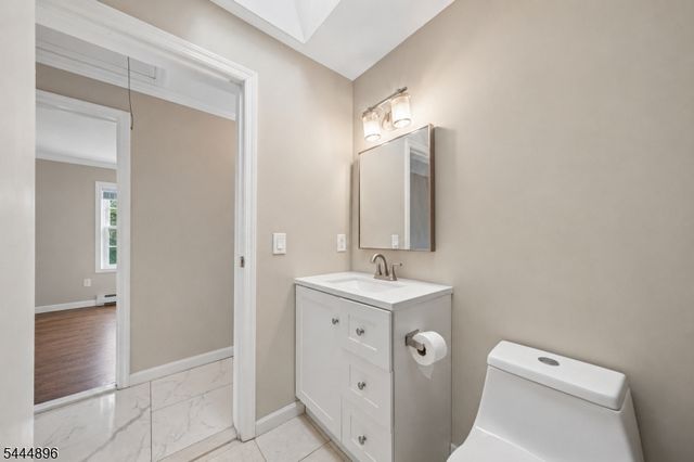 18 E 37Th St, Paterson City, NJ 07514