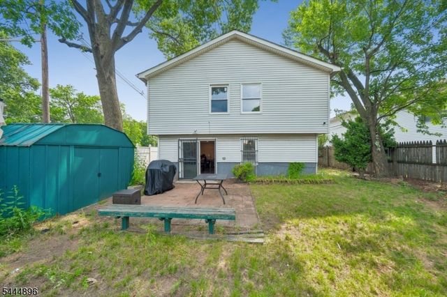 18 E 37Th St, Paterson City, NJ 07514