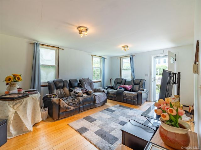 28 Brewster Drive, Carmel, NY 10512