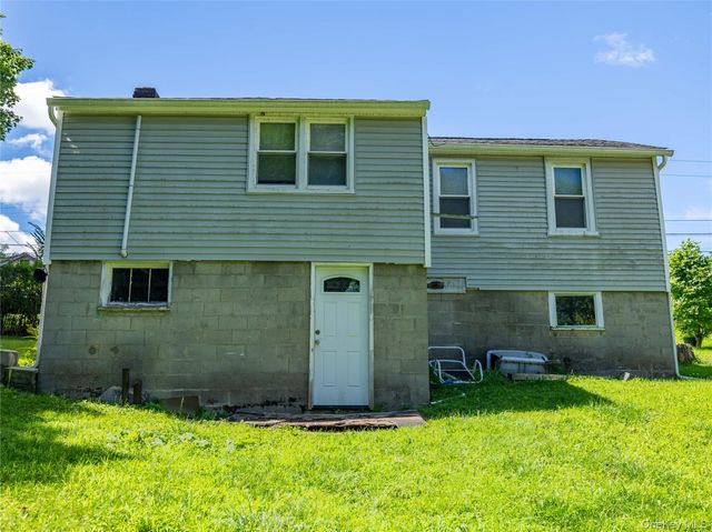 28 Brewster Drive, Carmel, NY 10512