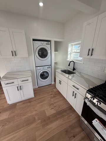 40 Coolidge Front, Lawrence, MA 01843