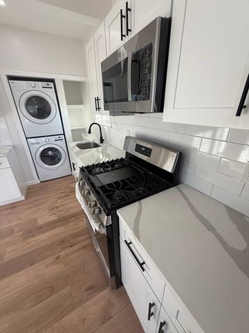 40 Coolidge Front, Lawrence, MA 01843