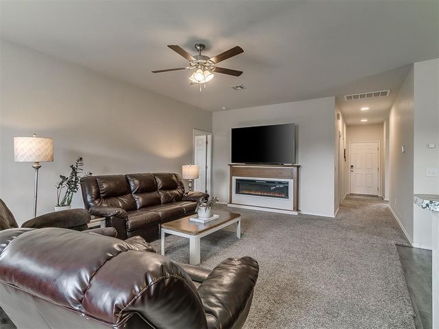11036 NW 94th Terrace, Yukon, OK 73099