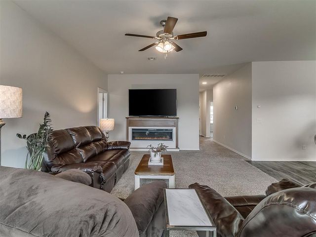 11036 NW 94th Terrace, Yukon, OK 73099