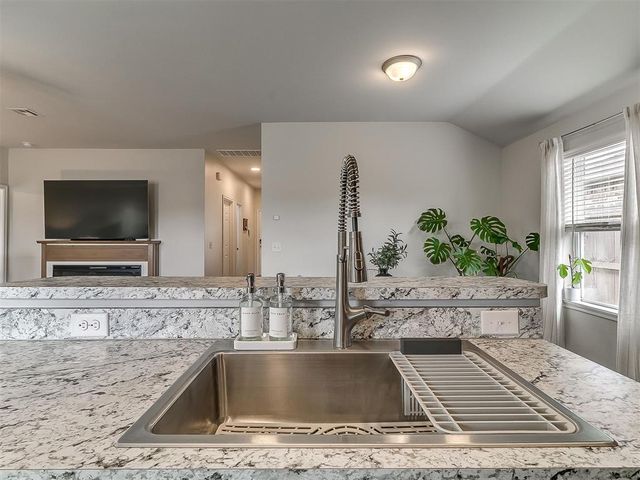 11036 NW 94th Terrace, Yukon, OK 73099