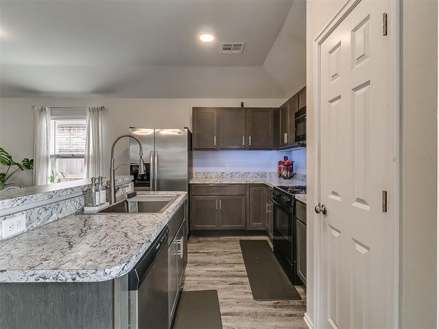 11036 NW 94th Terrace, Yukon, OK 73099