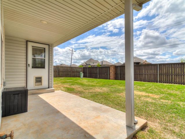 11036 NW 94th Terrace, Yukon, OK 73099