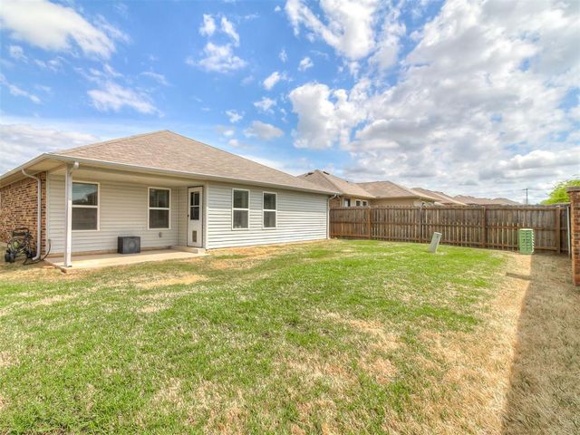 11036 NW 94th Terrace, Yukon, OK 73099