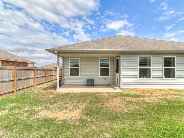 11036 NW 94th Terrace, Yukon, OK 73099