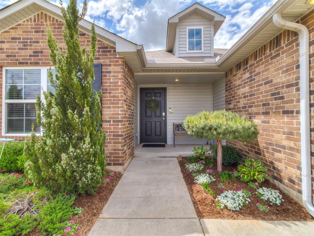11036 NW 94th Terrace, Yukon, OK 73099