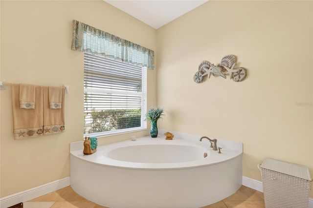 8517 17TH DRIVE NW, Bradenton, FL 34209