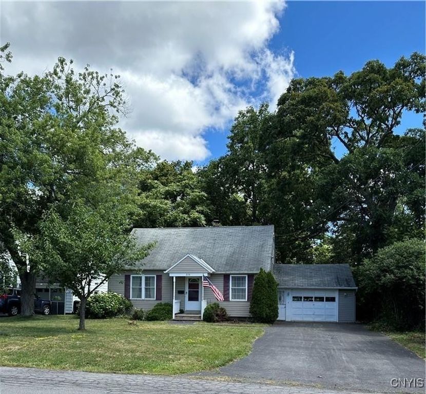 210 Ferncliff Avenue, Salina, NY 13088