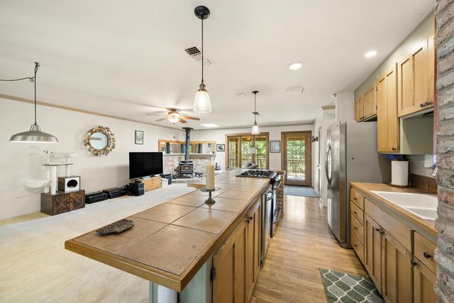 13155 Sargent Jacobs Dr, Nevada City, CA 95959