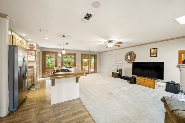 13155 Sargent Jacobs Dr, Nevada City, CA 95959
