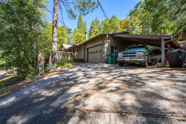13155 Sargent Jacobs Dr, Nevada City, CA 95959