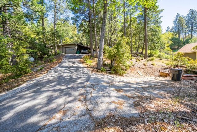 13155 Sargent Jacobs Dr, Nevada City, CA 95959