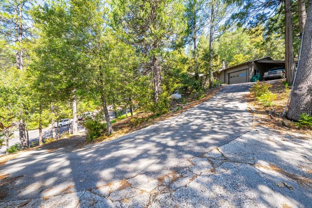 13155 Sargent Jacobs Dr, Nevada City, CA 95959