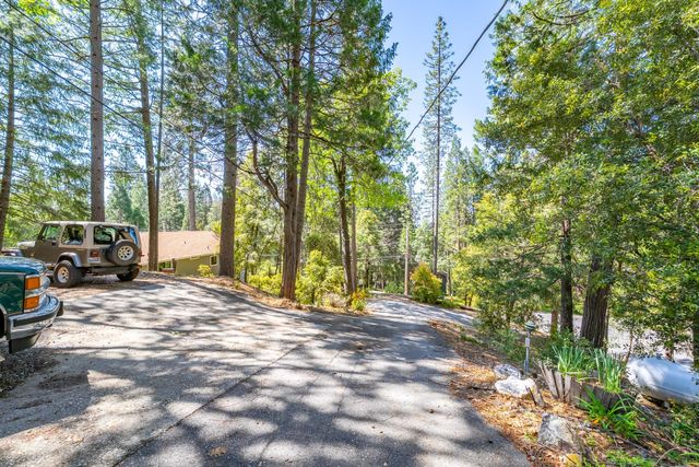 13155 Sargent Jacobs Dr, Nevada City, CA 95959