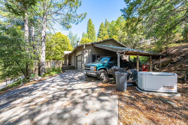 13155 Sargent Jacobs Dr, Nevada City, CA 95959