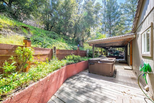 13155 Sargent Jacobs Dr, Nevada City, CA 95959
