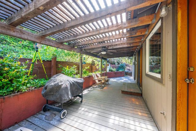 13155 Sargent Jacobs Dr, Nevada City, CA 95959