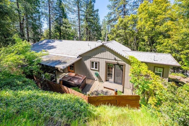 13155 Sargent Jacobs Dr, Nevada City, CA 95959