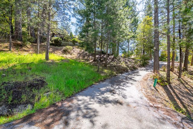13155 Sargent Jacobs Dr, Nevada City, CA 95959