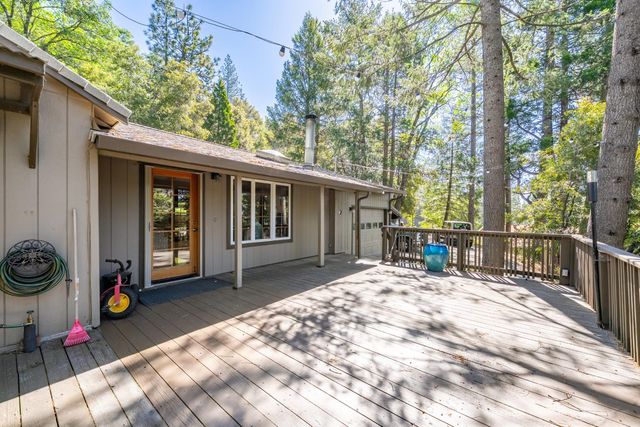 13155 Sargent Jacobs Dr, Nevada City, CA 95959