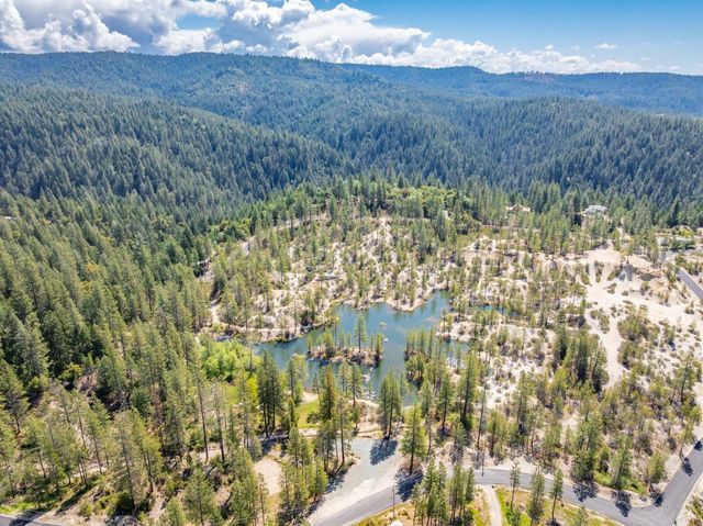13155 Sargent Jacobs Dr, Nevada City, CA 95959