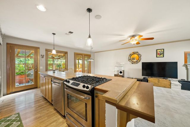 13155 Sargent Jacobs Dr, Nevada City, CA 95959
