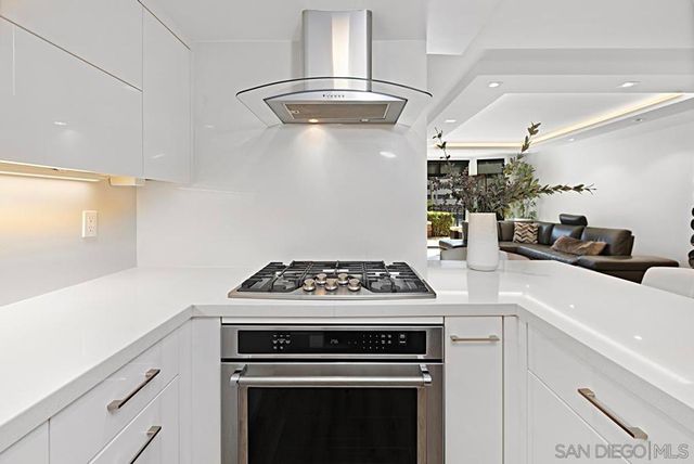 500 W Harbor Dr 107, San Diego, CA 92101