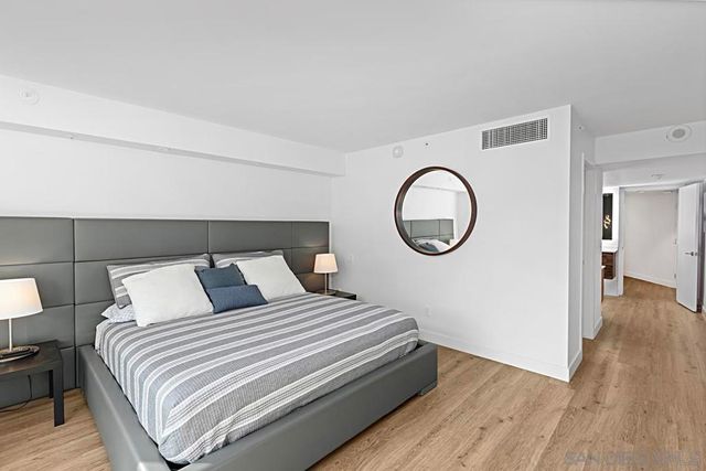 500 W Harbor Dr 107, San Diego, CA 92101