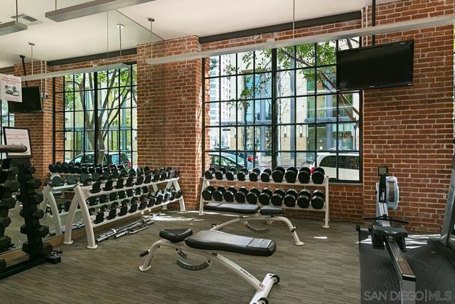 500 W Harbor Dr 107, San Diego, CA 92101