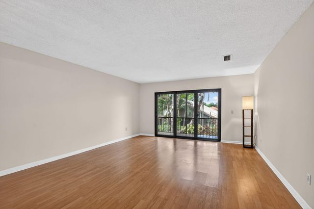 21699 Cypress Road F, Boca Raton, FL 33433