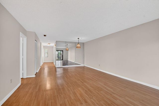 21699 Cypress Road F, Boca Raton, FL 33433