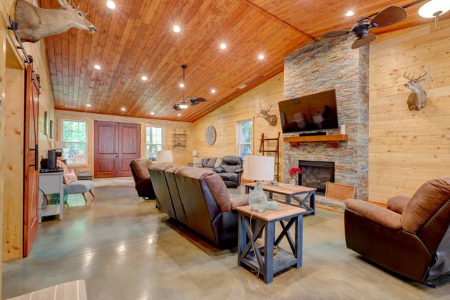 150 Seven Mile Ridge Rd, Indian Mound, TN 37079